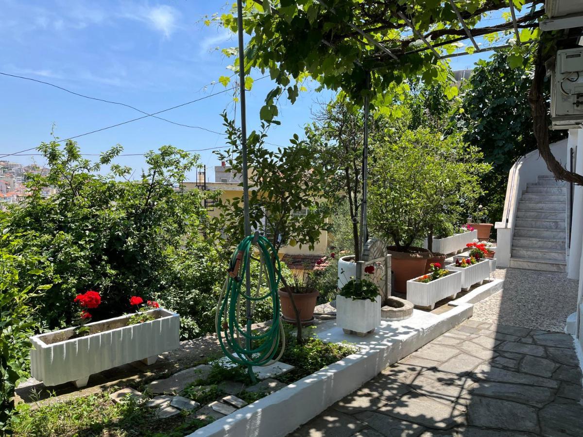 Vasilis Garden House Holiday home *