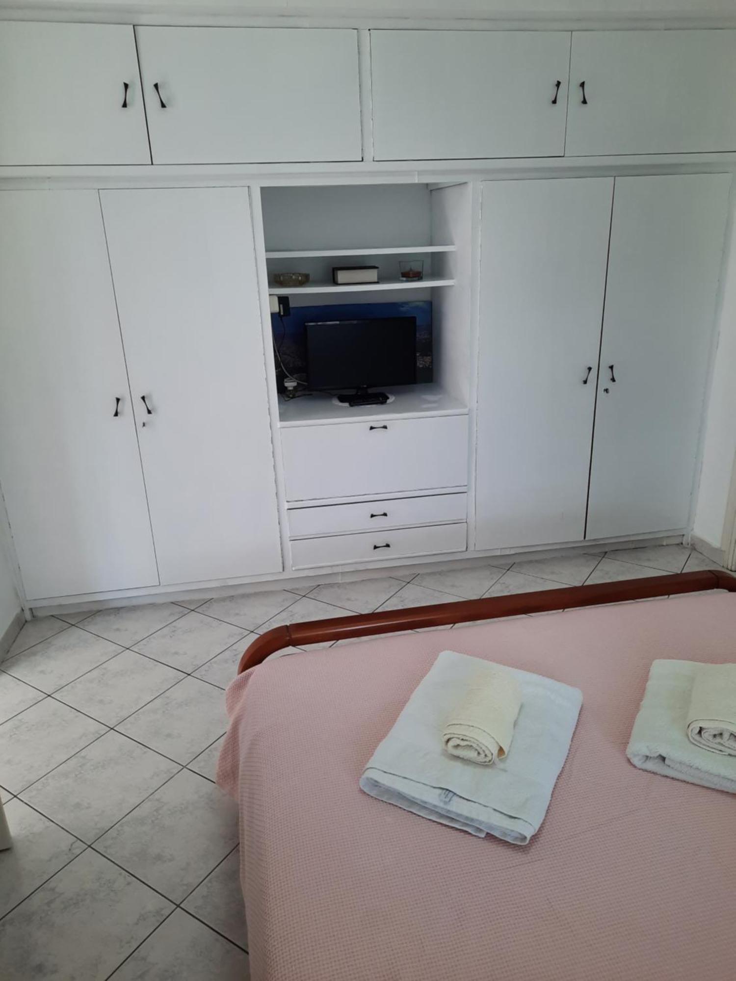Vasilis Garden House Holiday home *